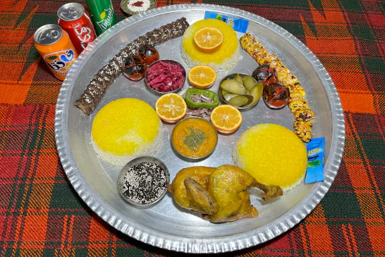 سینی سه نفره بژی (زندگی)